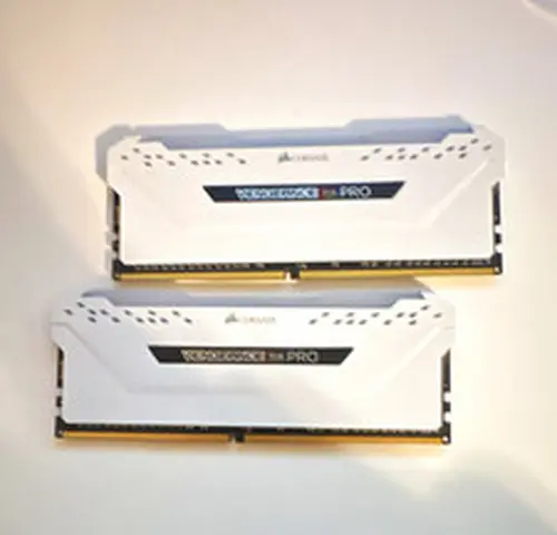 Corsair Vengeance RGB PRO 32GB (2x16GB) DDR4-3200 DIMM White CMW32GX4M2E3200C16W