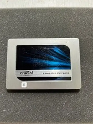 CRUCIAL 250GB SSD CT250MX200SSD1