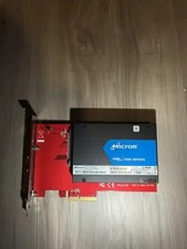 Micron 9300 PRO 7.68TB MTFDHAL7T6TDP PCIe Gen 3.0 x4 4GB/s U.2 NVMe 2.5" SSD