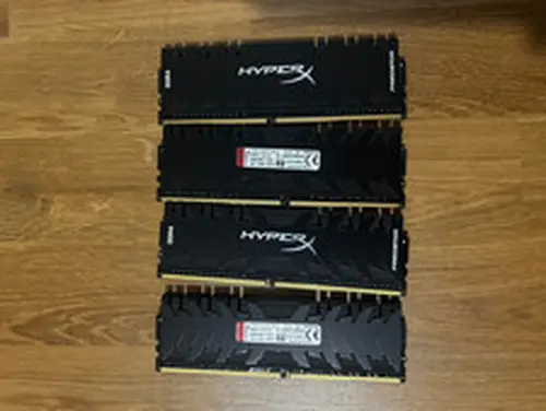 Kingston HyperX Predator 32GB (4x8GB) DDR4-3000MHz CL15 Desktop Gaming RAM