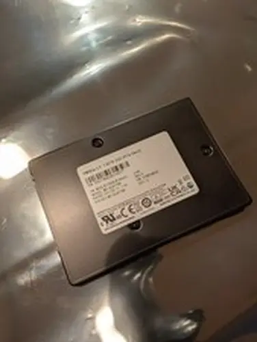 MZ-QLB1T9B Samsung PM983a Series 1.92TB PCIe 3.0 x4 NVMe 2.5in SSD