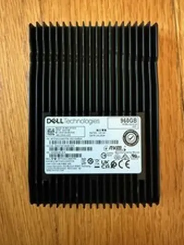 Micron 7450 PRO 960GB U.3 NVMe Gen4 SSD MTFDKCC960TFR Dell 0KXT48 Heatsink