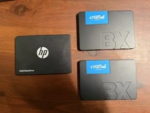 3 drive 2tb SATA SSD 2.5 SFF LOT Crucial and HP