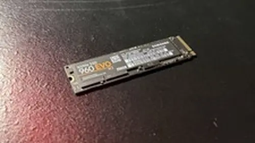 Samsung 960 EVO 250GB M.2 2280 NVMe PCIe 3.0 x4 SSD MZ-V6E250 MZVLW250HEHP