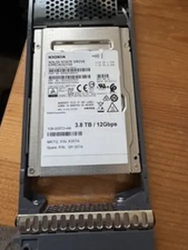 X357A Netapp 3.84TB SAS 12Gbps 2.5'' SSD - Kioxia KPM51RUG3T84 with caddy