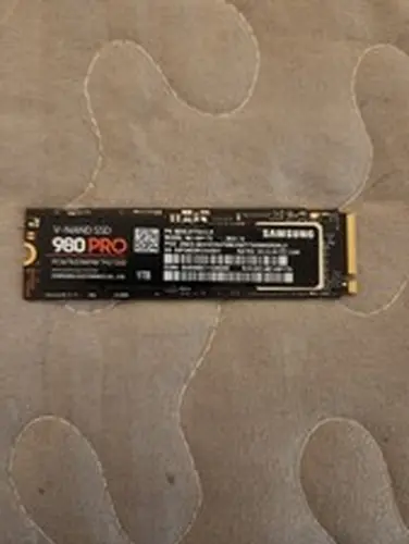 Samsung 980 PRO 1TB PCIe 4.0 NVMe M.2 2280 SSD MZ-V8P1T0 New