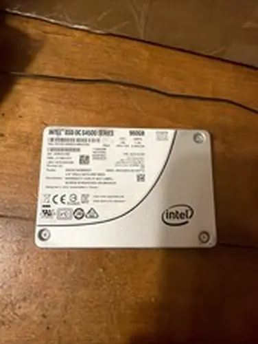Intel SSD DC S4500 Series 960GB SATA 2.5" SSD - SSDSC2KB960G7K - 95% Health