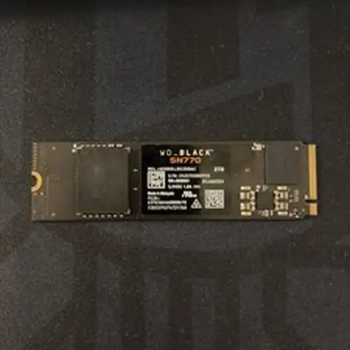 Western Digital WD_BLACK SN770 2TB M.2 NVMe Internal SSD (WDS200T3X0E)