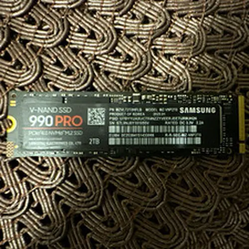 Samsung 990 PRO 2TB PCIe 4.0 NVMe M.2 Internal SSD V-NAND MZ-V9P2T0