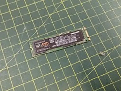 Samsung 860 EVO 1TB V-NAND SSD SATA M.2 2280 Solid State Drive MZ-N6E1T0